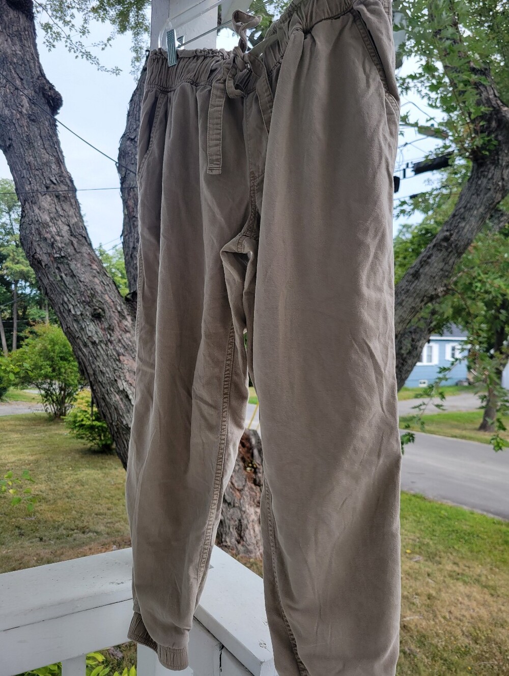 HOLLISTER Womens Joggers, Size-XL, Color- Khaki/tan